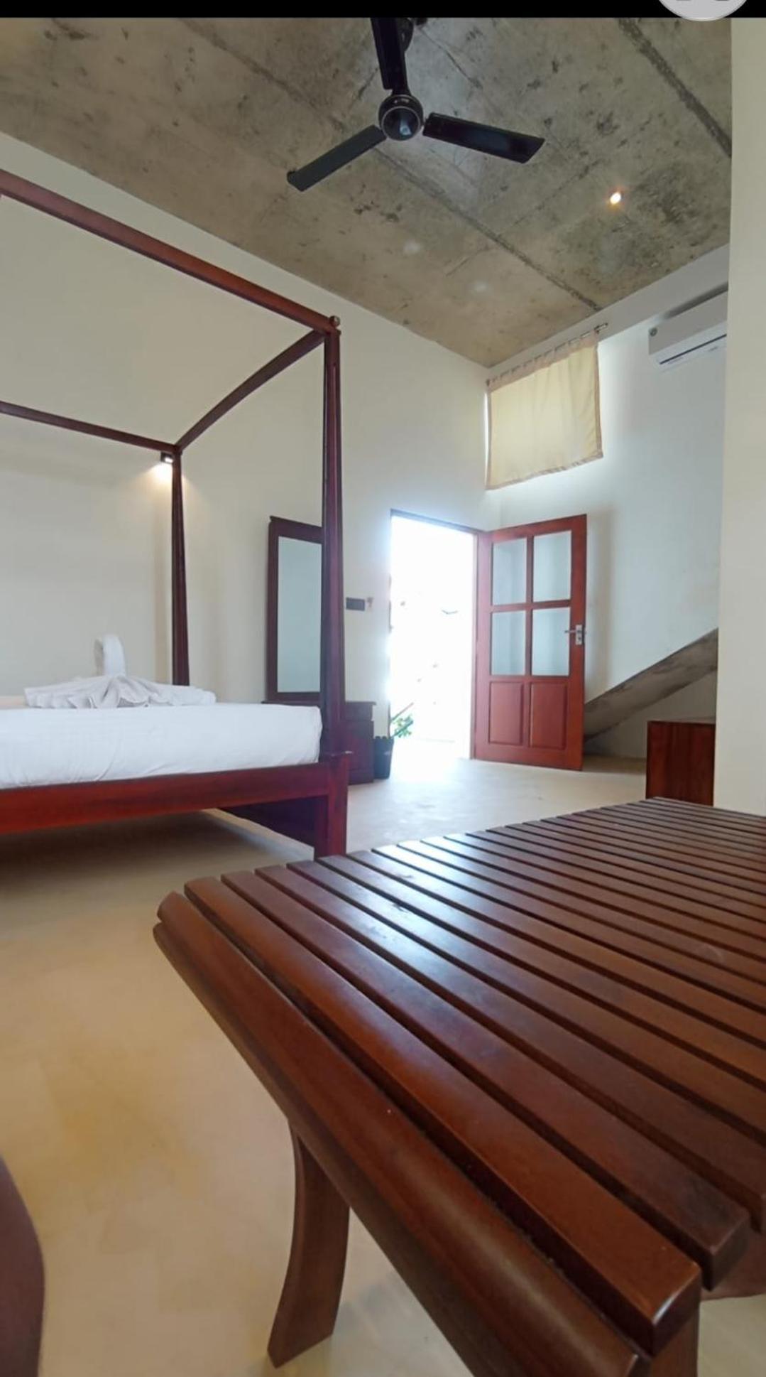 Cactus Surf Hotell Ahangama Exteriör bild